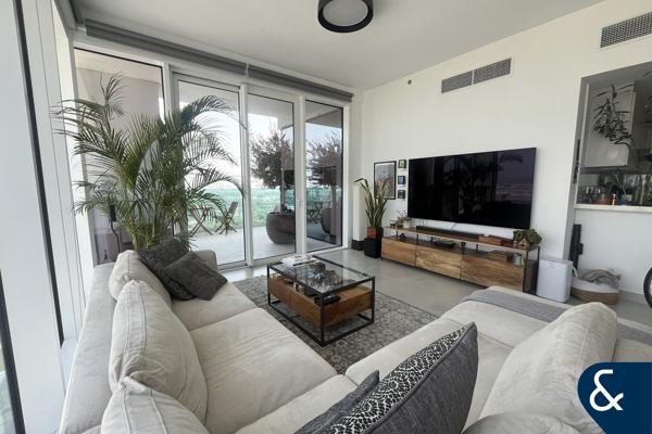 Corner Unit | Large Layout | Unfurnished