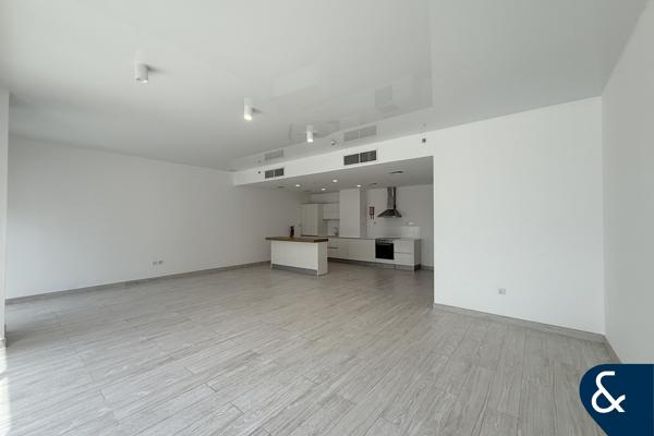 Private Terrace | Large Layout | Vacant