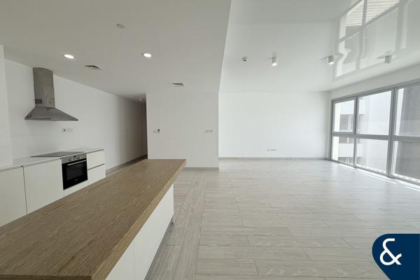 Private Terrace | Large Layout | Vacant