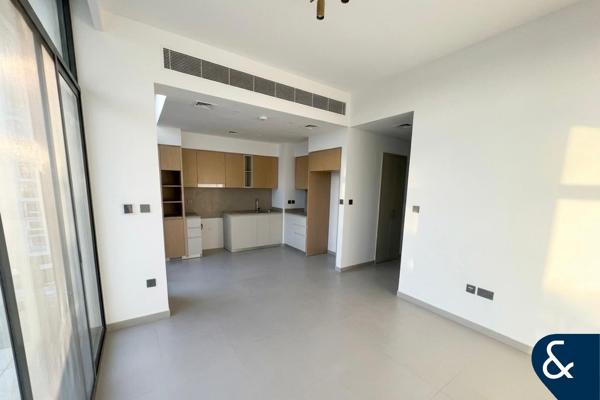 Modern Living | Private Garden | Vacant May