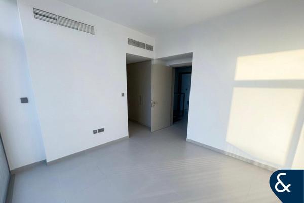 Modern Living | Private Garden | Vacant May