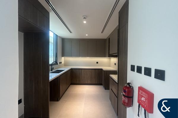 Closed Kitchen | Ready Now | Single Row
