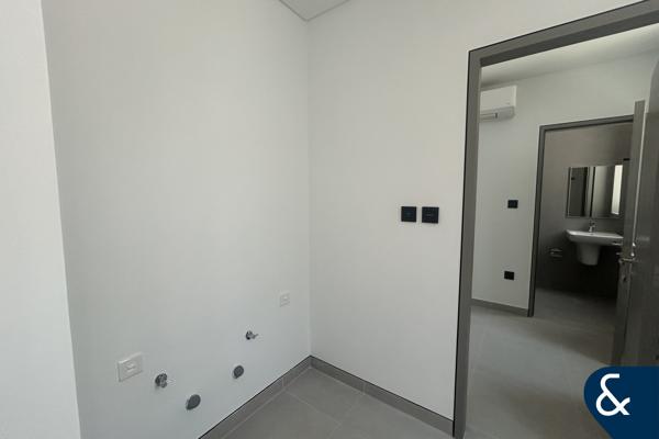 Closed Kitchen | Ready Now | Single Row