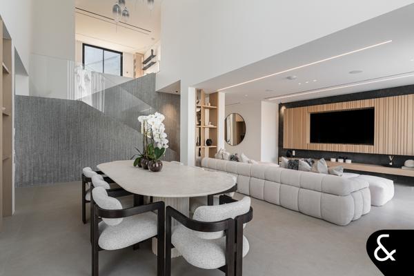 Extended - Fully Renovated - 5 Bedroom