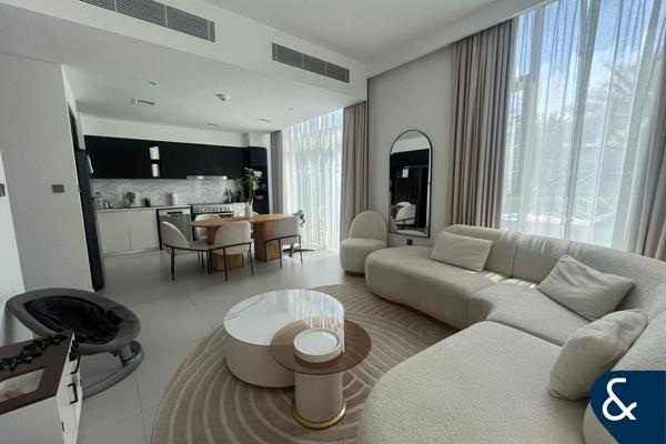 4 Bedroom | Unfurnished | Open Plan Living