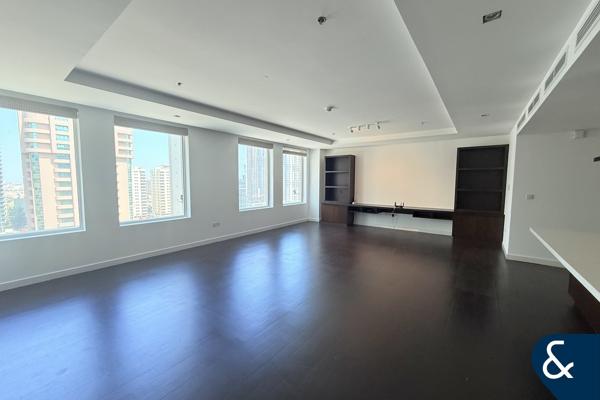 Unfurnished | Large Layout | 1 Bedroom