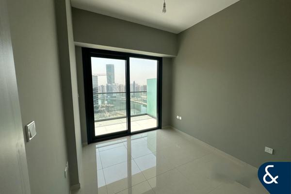 1 bed | Unfurnished | Canal view | Metro