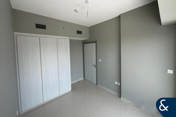 1 bed | Unfurnished | Canal view | Metro