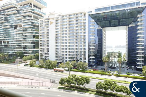 Vacant | Unfurnished |Corner Unit | Spacious