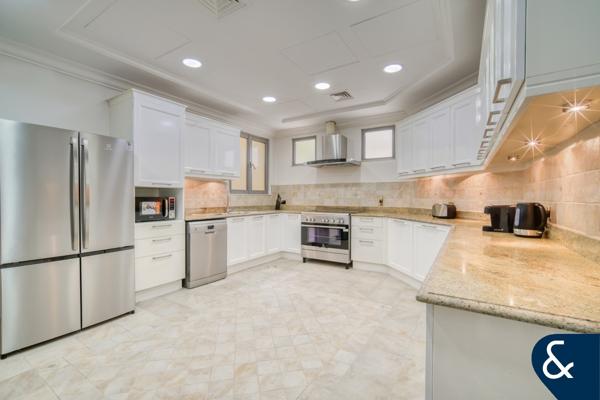 5 Beds | Furnished | Vacant | Immaculate