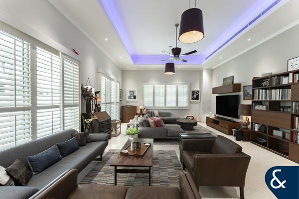 Exclusive | 5 Beds | Vacant | Private Pool