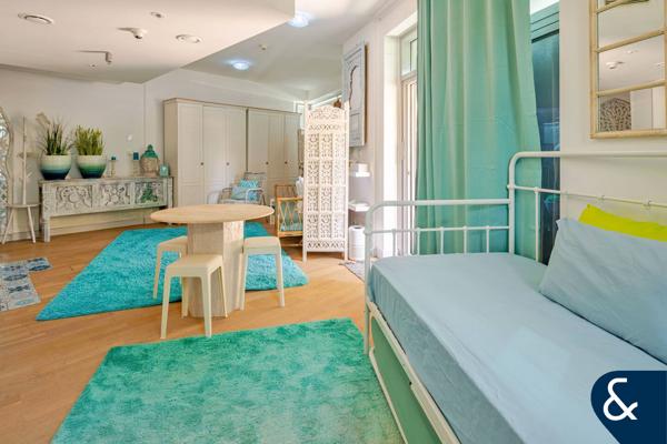 Garden Unit | Upgraded | 1,294 Sq.ft.