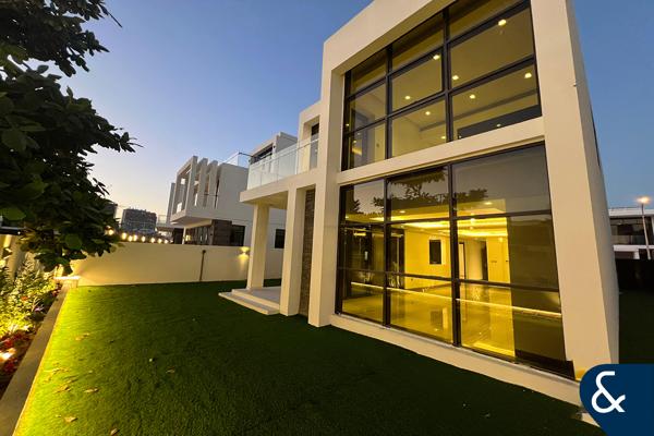 Exclusive | Pool View | Vacant on Transfer