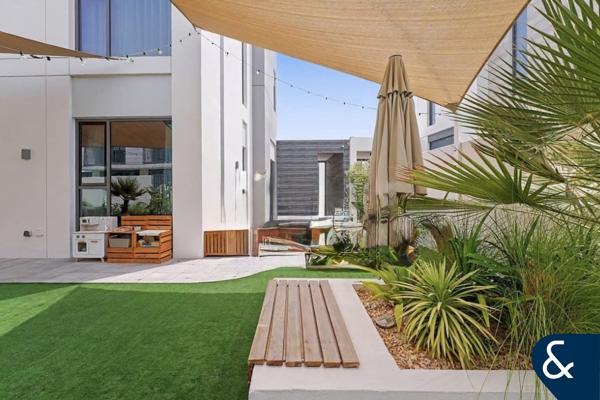 VILLA  |  BEST LOCATION  |  GREAT PRICE
