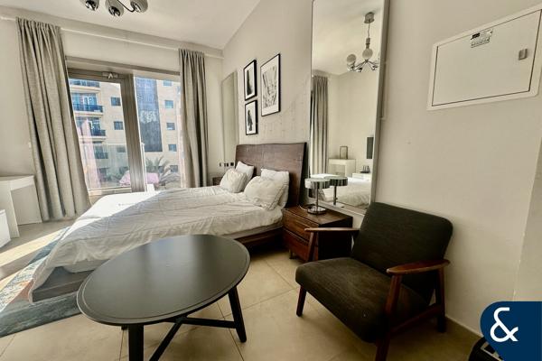 Studio | Sparkle Tower | Vacant on Transfer