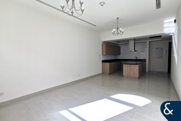 Spacious One Bedroom | Vacant | 818Sq.Ft