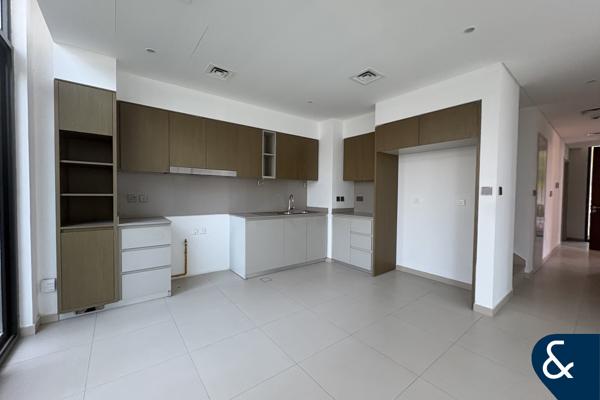 Available Now I 4 Bedrooms I Single row