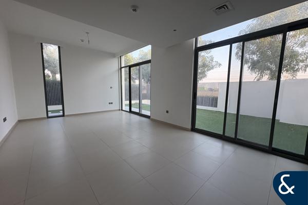 Available Now I 4 Bedrooms I Single row