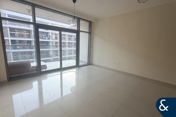 Large Layout | 1 Bedroom | Vacant