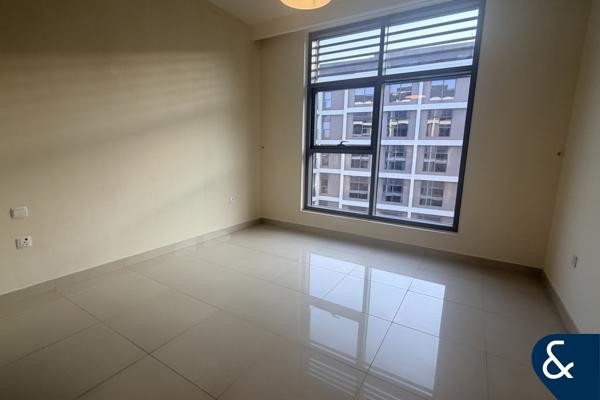 Large Layout | 1 Bedroom | Vacant