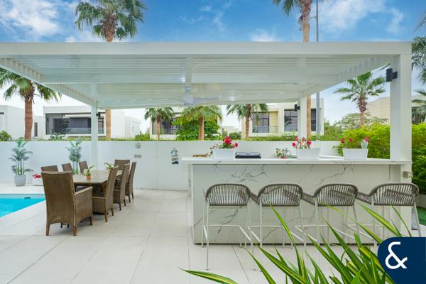 BESPOKE DESIGN | PRIVATE POOL | CORNER | VOT