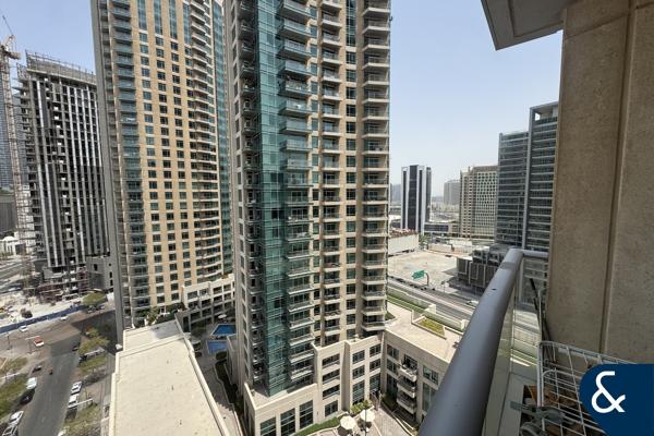 Large layout | Burj Khalifa view | 2 Beds