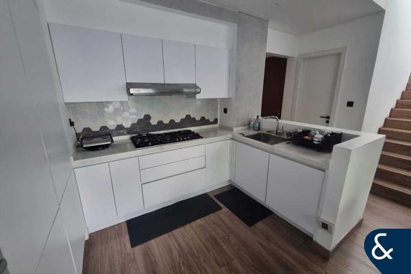 Upgraded Kitchen | Semi - Furnished | V O T