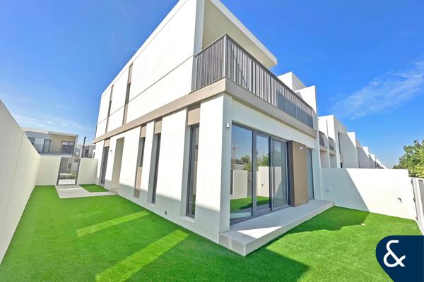 Corner Plot | Single Row | 4 Bed