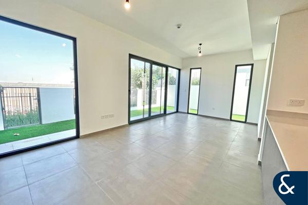 Corner Plot | Single Row | 4 Bed