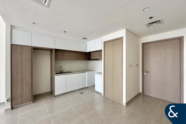 Prime Location | Modern | Vacant Now
