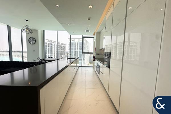 Lagoon View | Furnished | Bright Unit