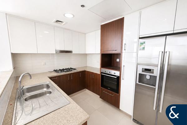 Burj Vista 1/ semi furnished/ sky views