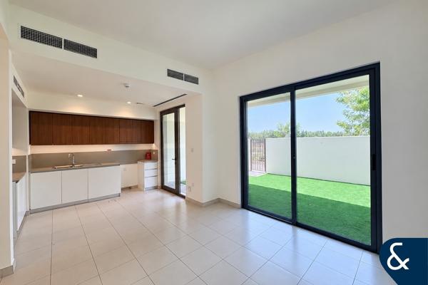 Parkside 2 | Spacious | Vacant | 3 Bed