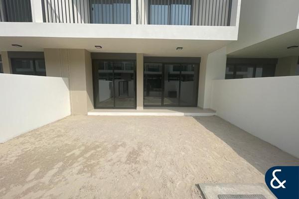 12 Cheques | Close to Pool & Park | Luxurious