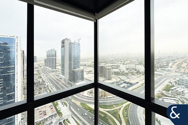 Vacant  |   Furnished  |   High Floor