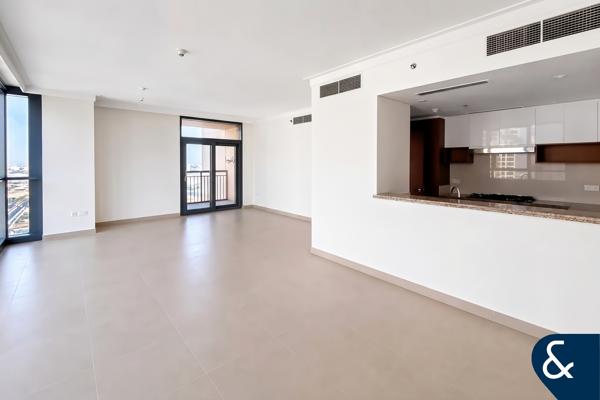 Large Layout | 2 Bed | Harbour View