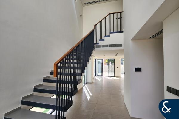 Vacant | Close to Pool | Landscaped Garden