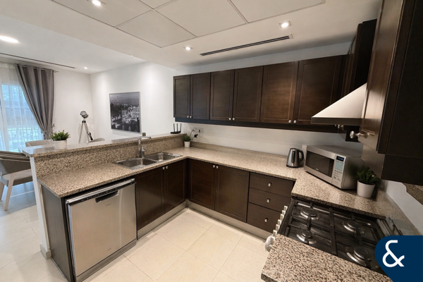 Townhouse | Unfurnished | Vacant May