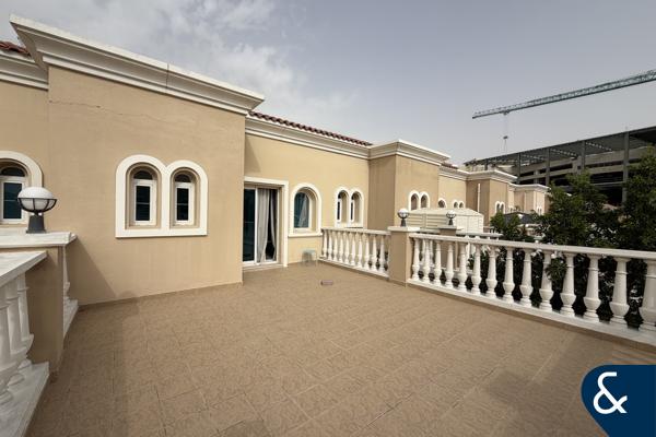 Townhouse | Unfurnished | Vacant May