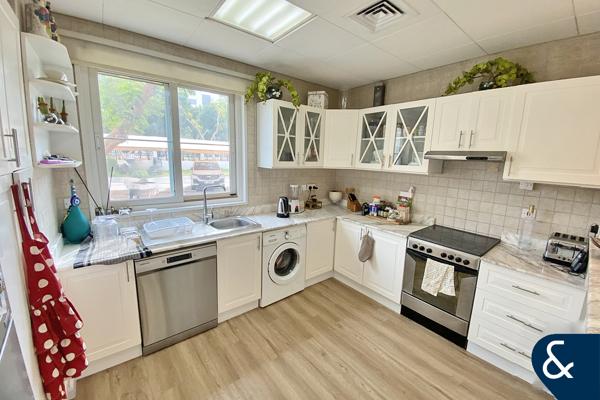 Upgraded Ground Floor 1 Bedroom | Corner Unit