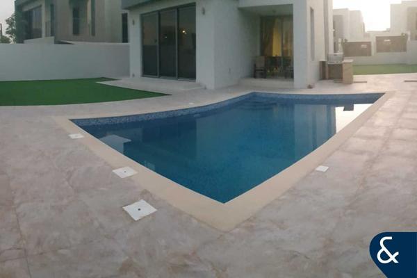 Private Pool | BBQ area| Large corner plot |