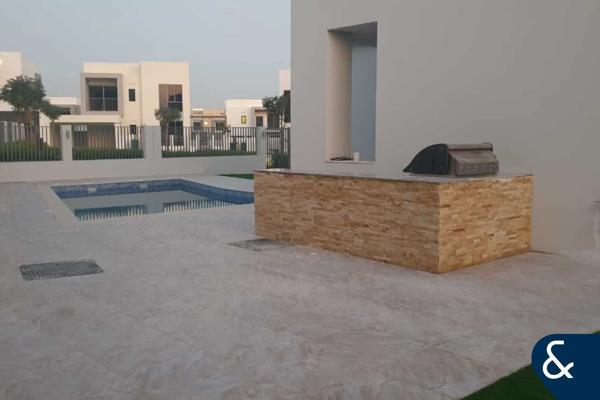 Private Pool | BBQ area| Large corner plot |