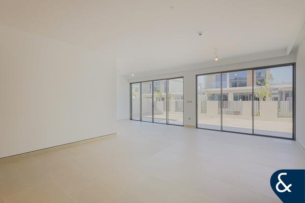 Internal Unit | Vacant Now | Closed Kitchen