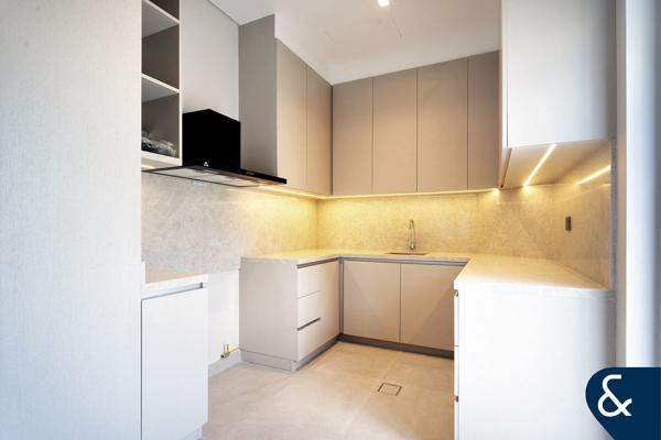 Corner Unit | Large Plot | Back to back