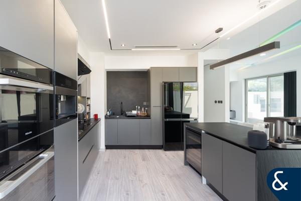 Showhome | 4 Bedrooms + Maids | Huge Plot