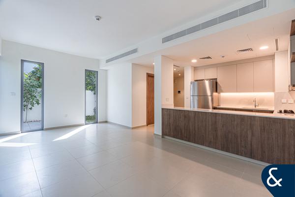 Corner Plot | 4 Bed + Maid | Near Park