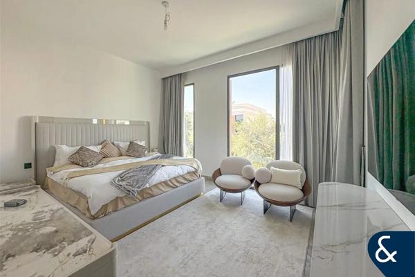 Upgraded | Prime Location | Opposite The Park