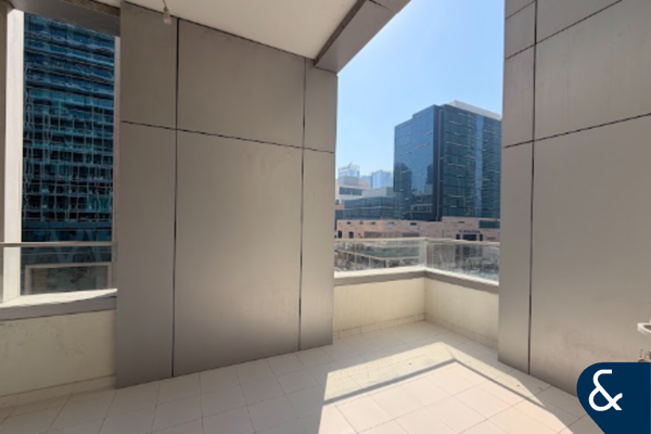 1360 SQFT | DUAL BALCONY | 1 BED | VACANT