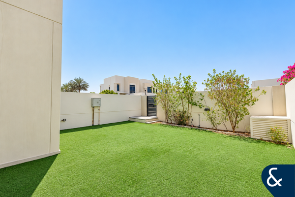 Single row | Vacant now | Close to pool&park