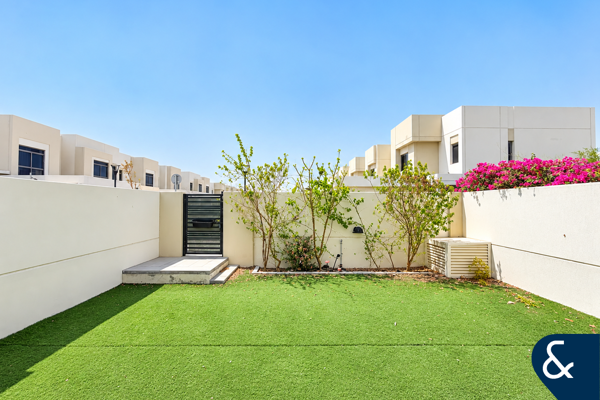 Single row | Vacant now | Close to pool&park